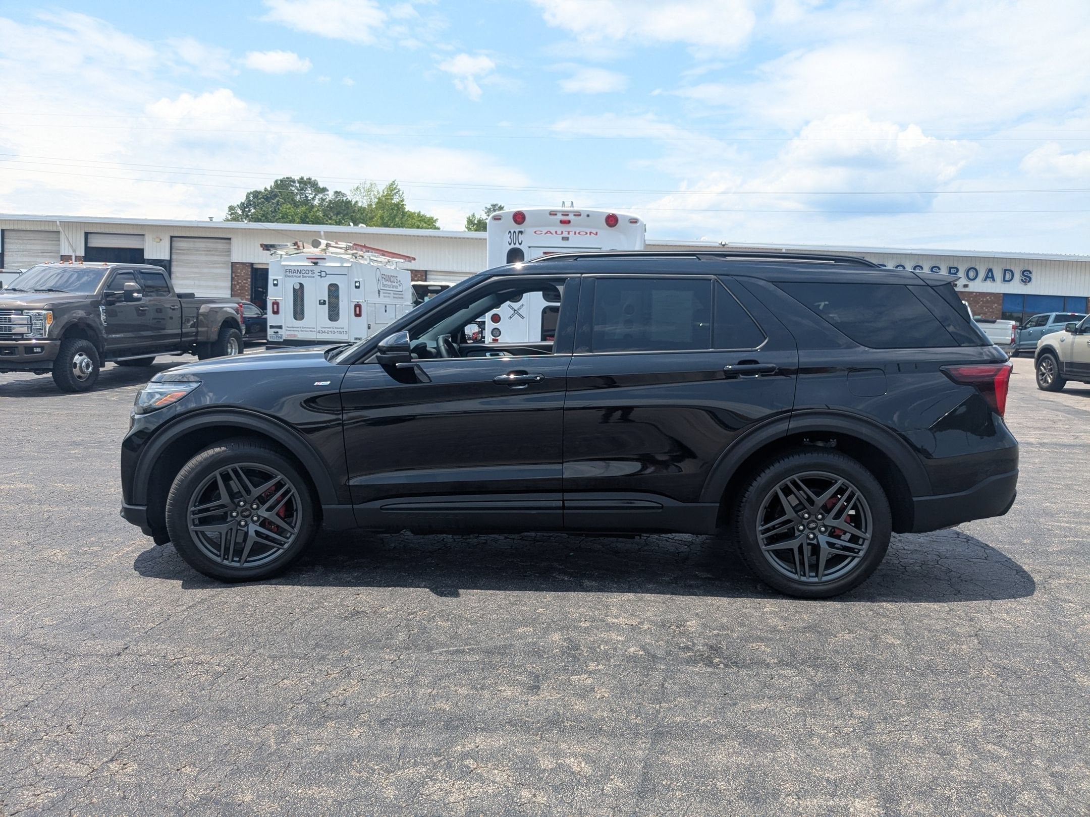 2025 Ford Explorer ST-Line