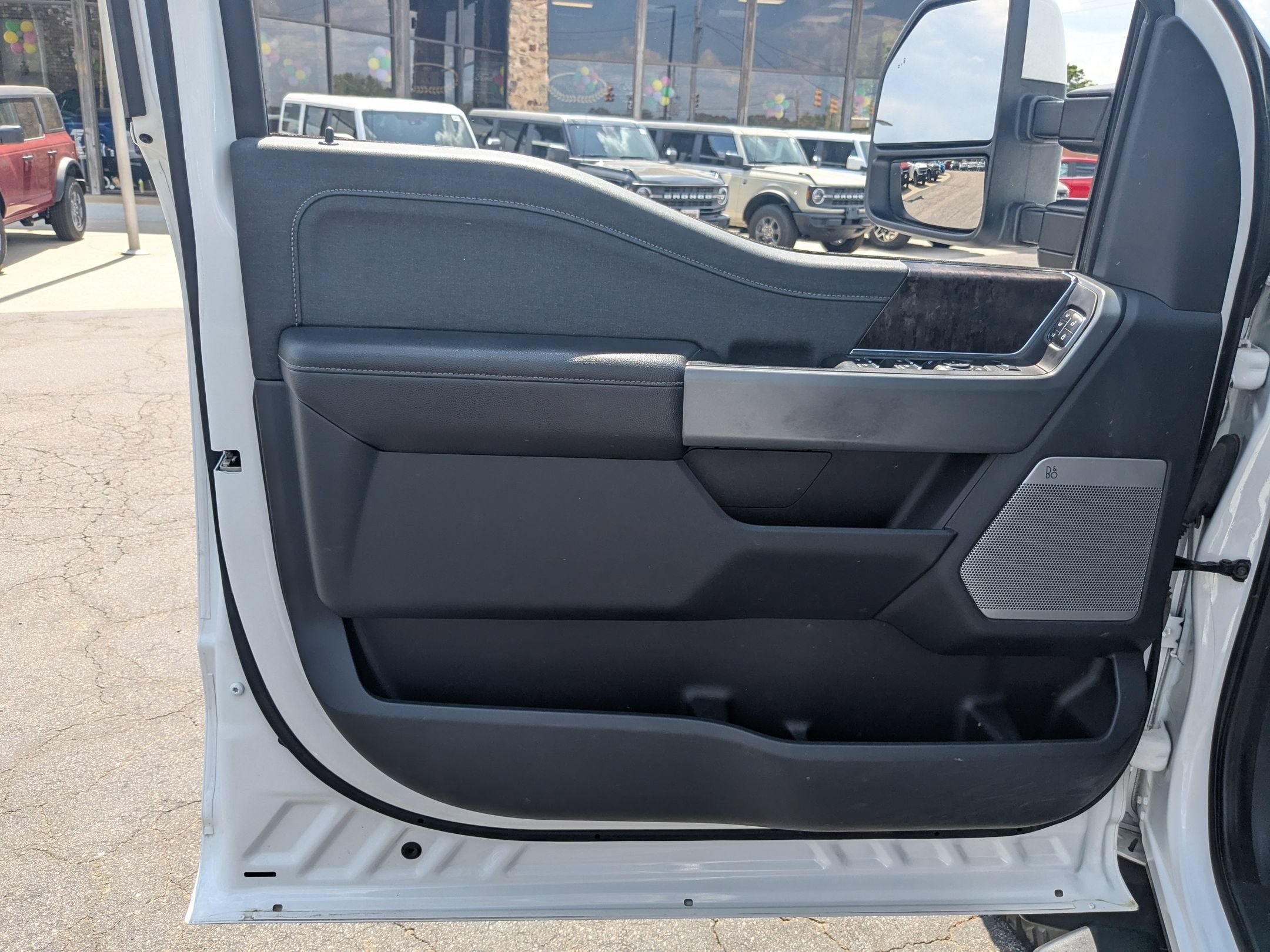 2023 Ford Super Duty F-250 SRW LARIAT