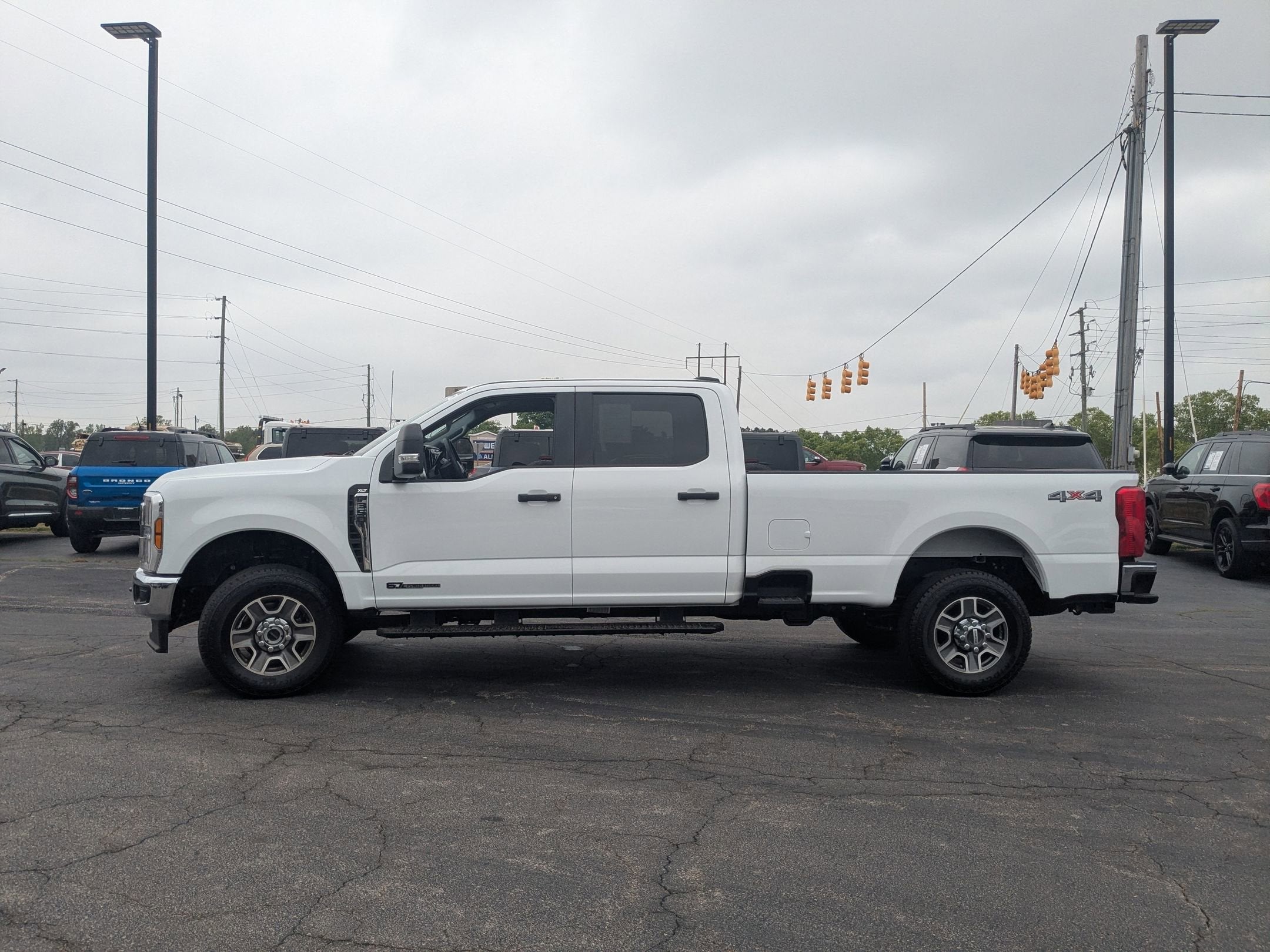 2025 Ford Super Duty F-350 SRW XLT