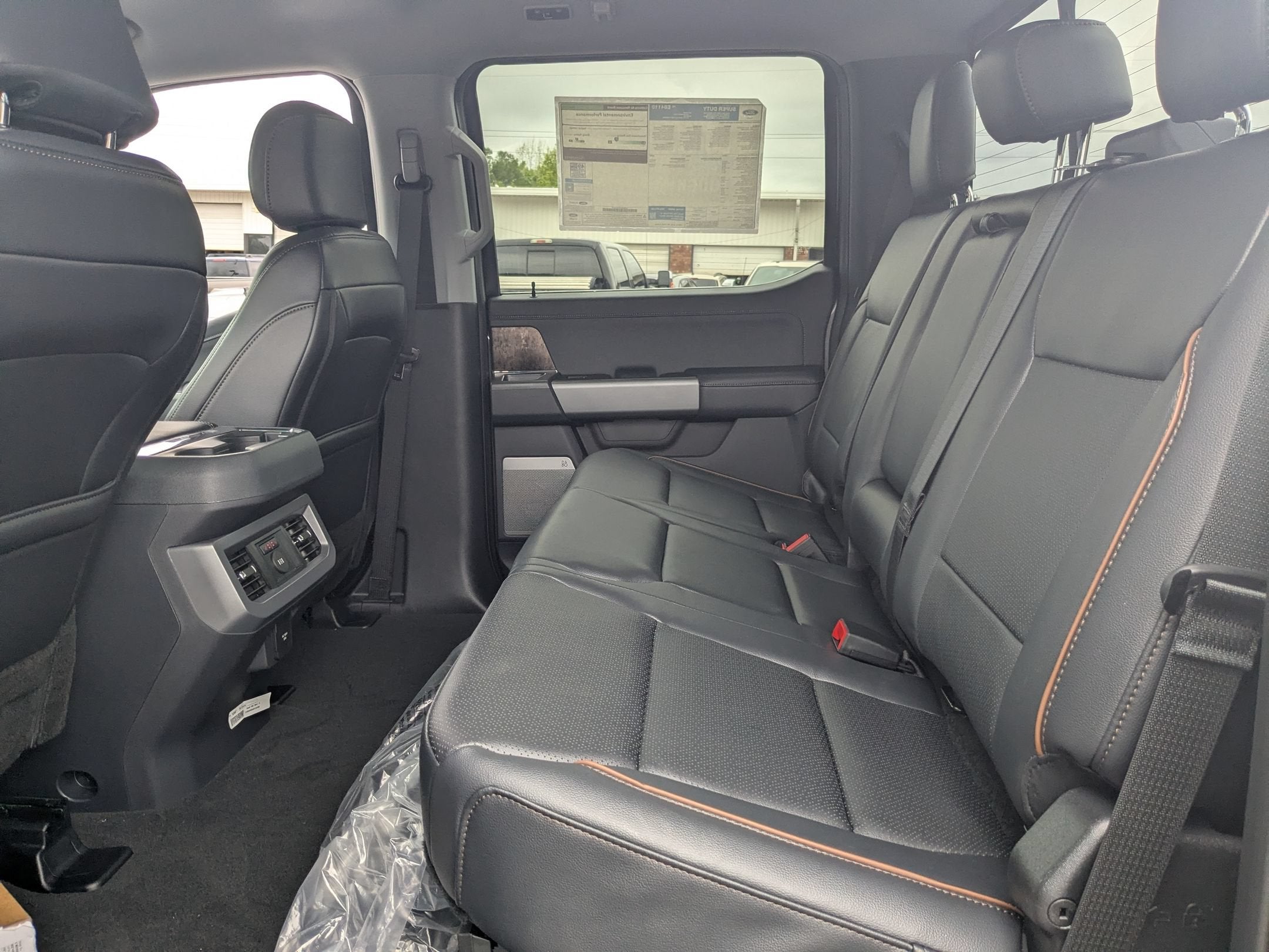 2026 Ford Super Duty F-350 DRW LARIAT
