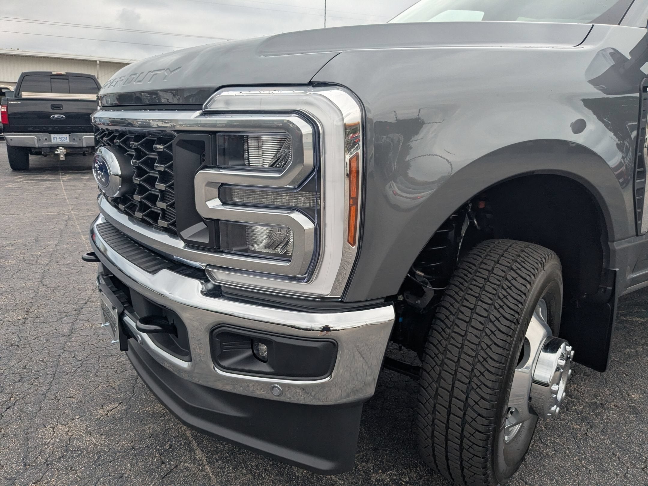 2026 Ford Super Duty F-350 DRW LARIAT