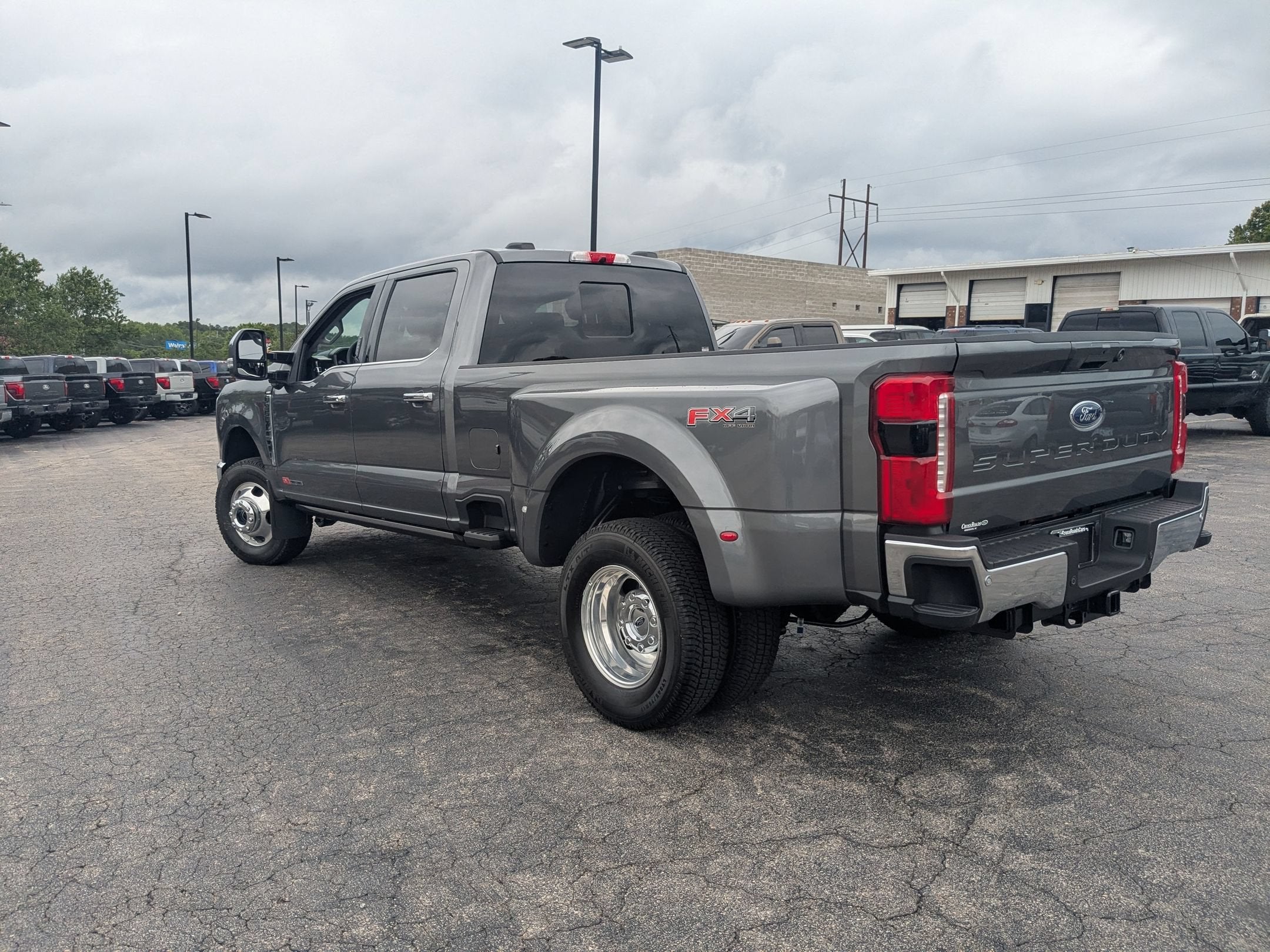 2026 Ford Super Duty F-350 DRW LARIAT