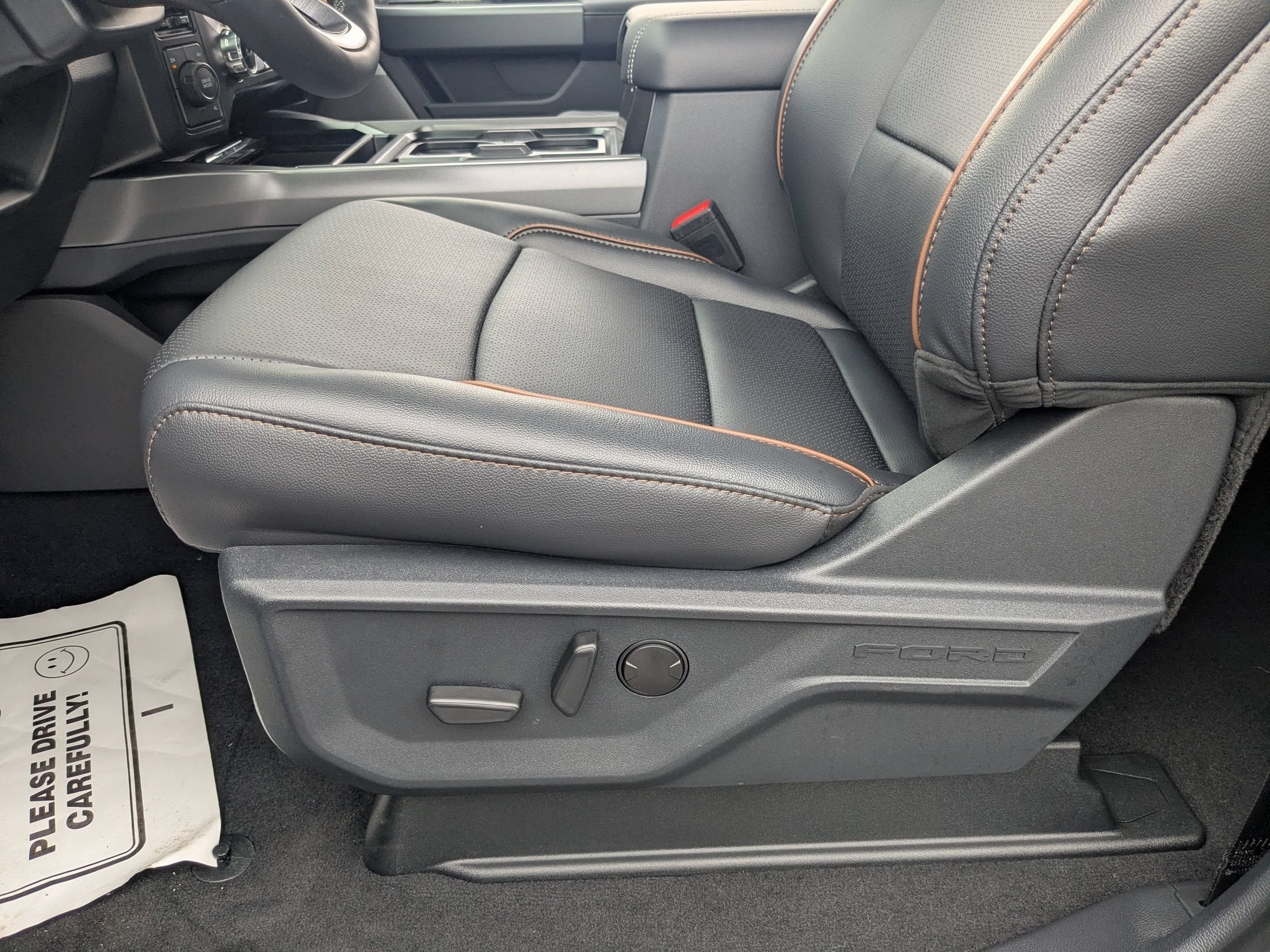 2026 Ford Super Duty F-350 DRW LARIAT