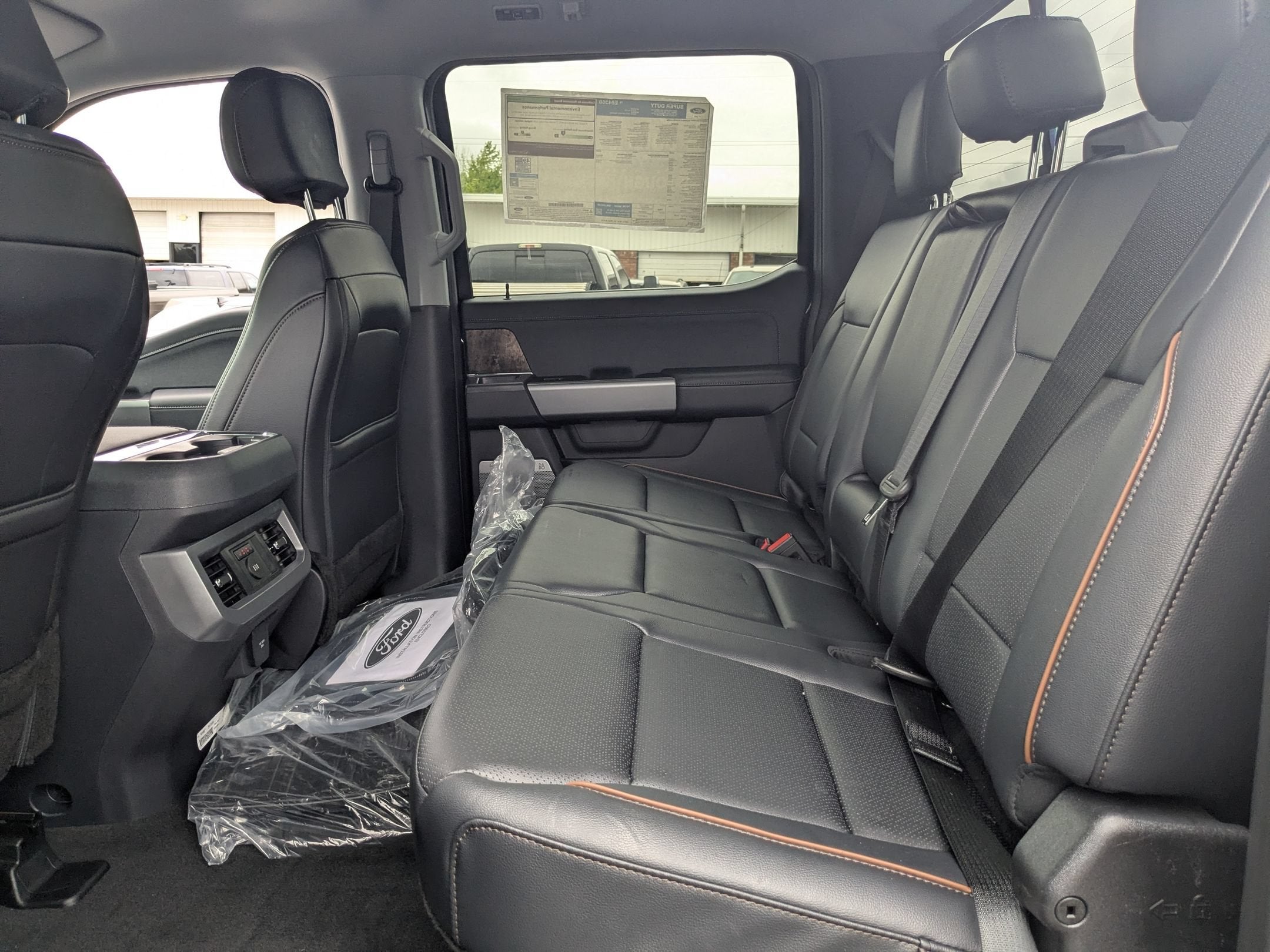 2026 Ford Super Duty F-350 DRW LARIAT