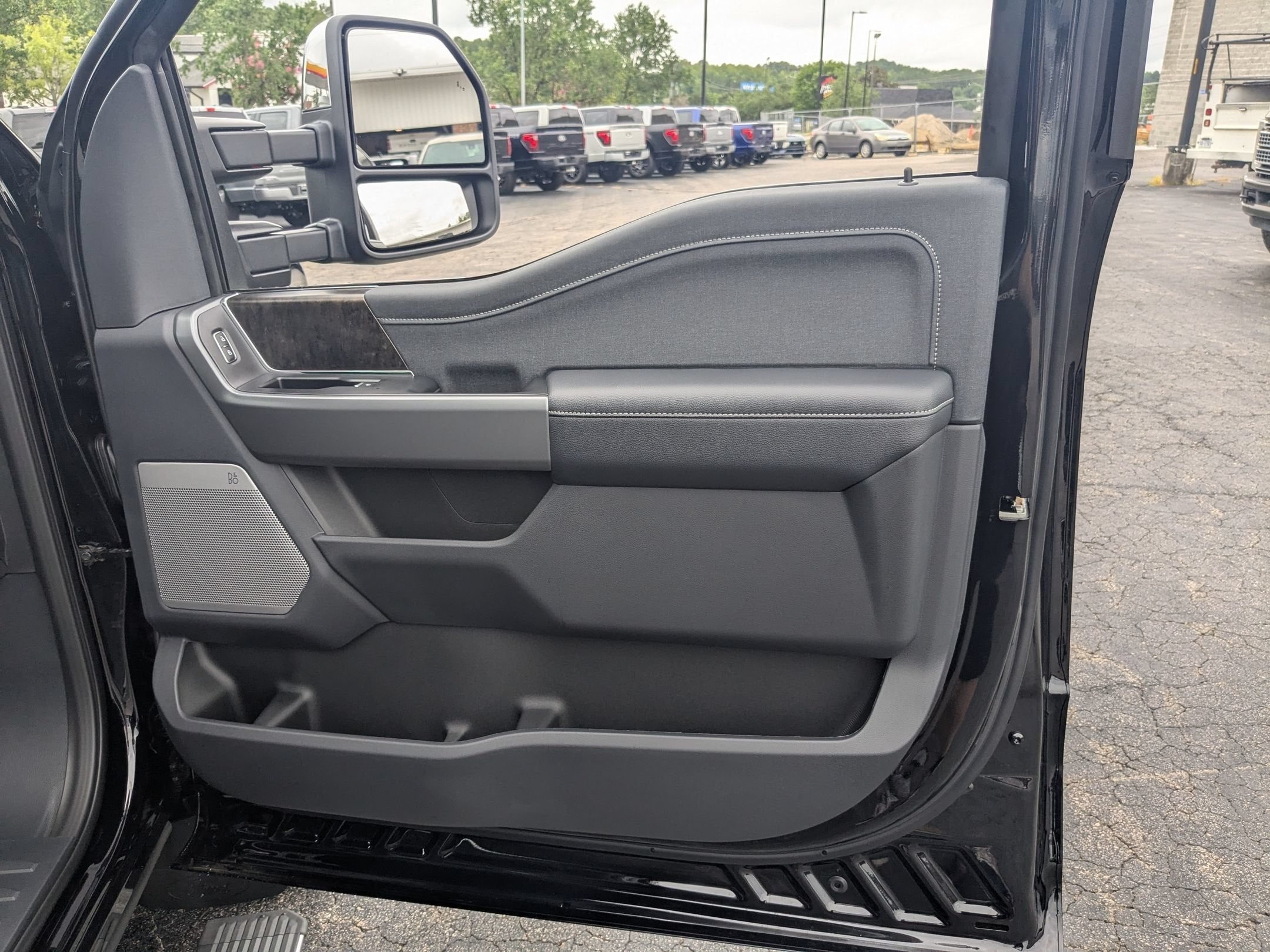 2026 Ford Super Duty F-350 DRW LARIAT