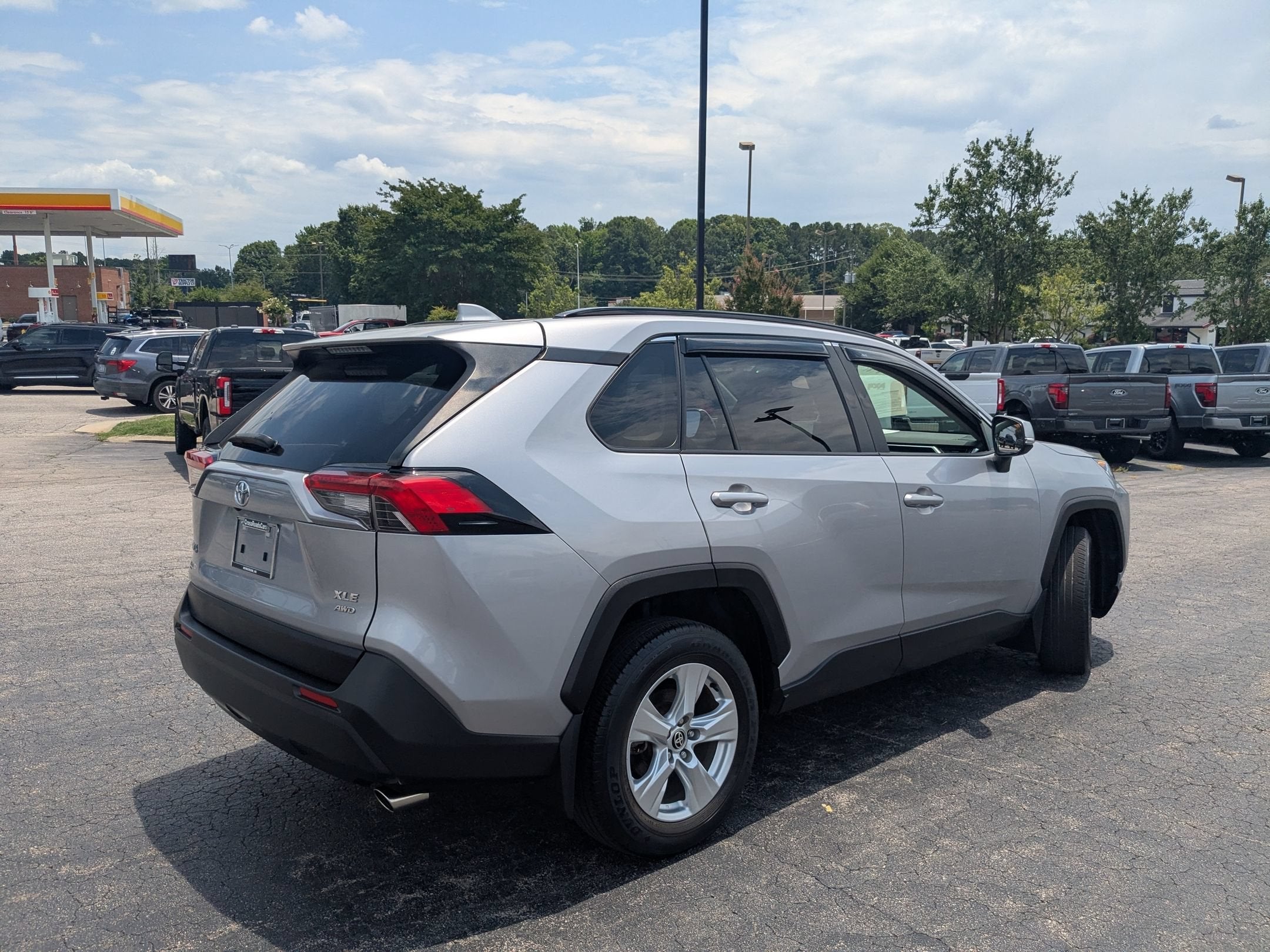 2020 Toyota RAV4 XLE