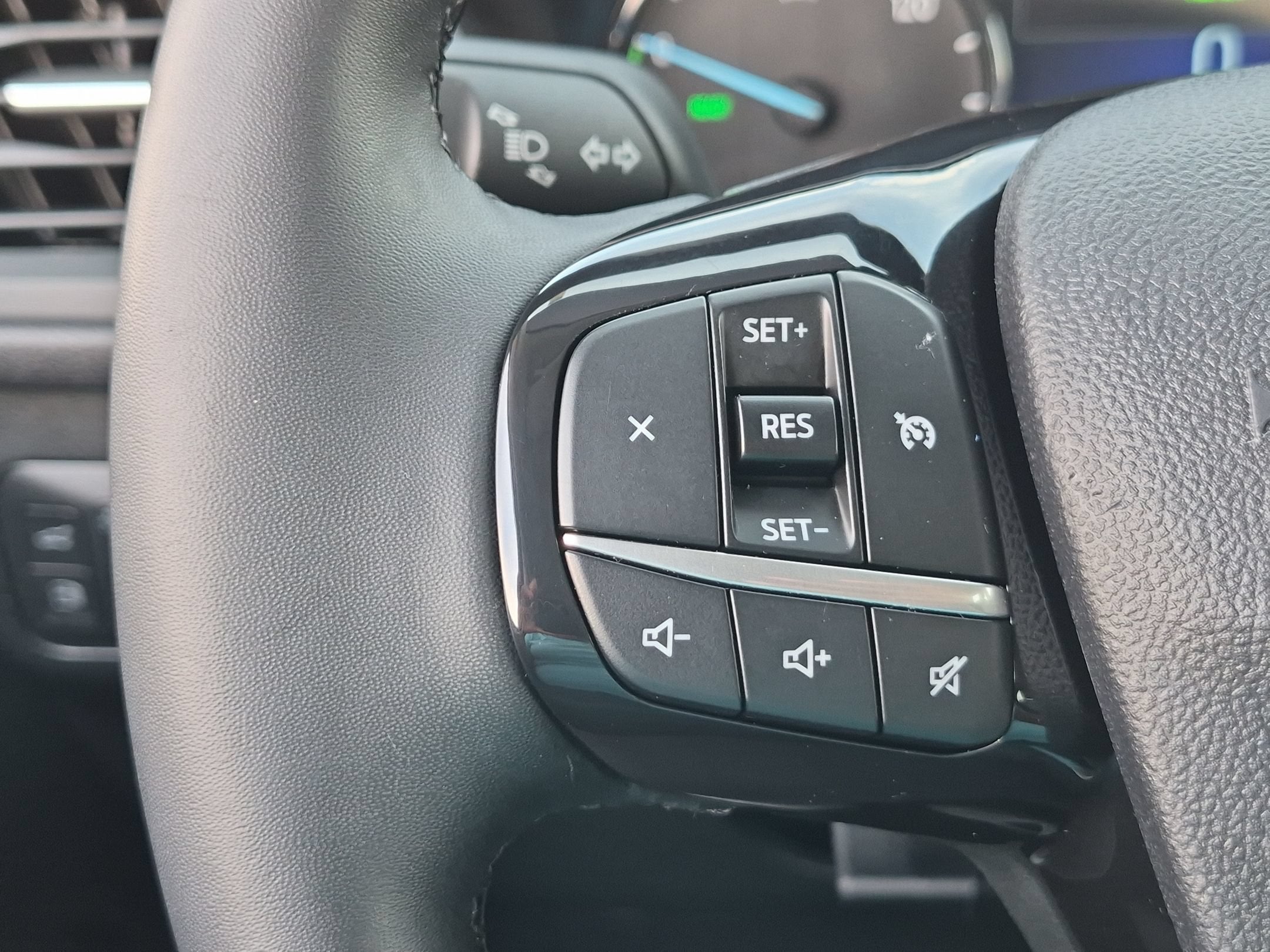 2022 Ford Escape SE Hybrid