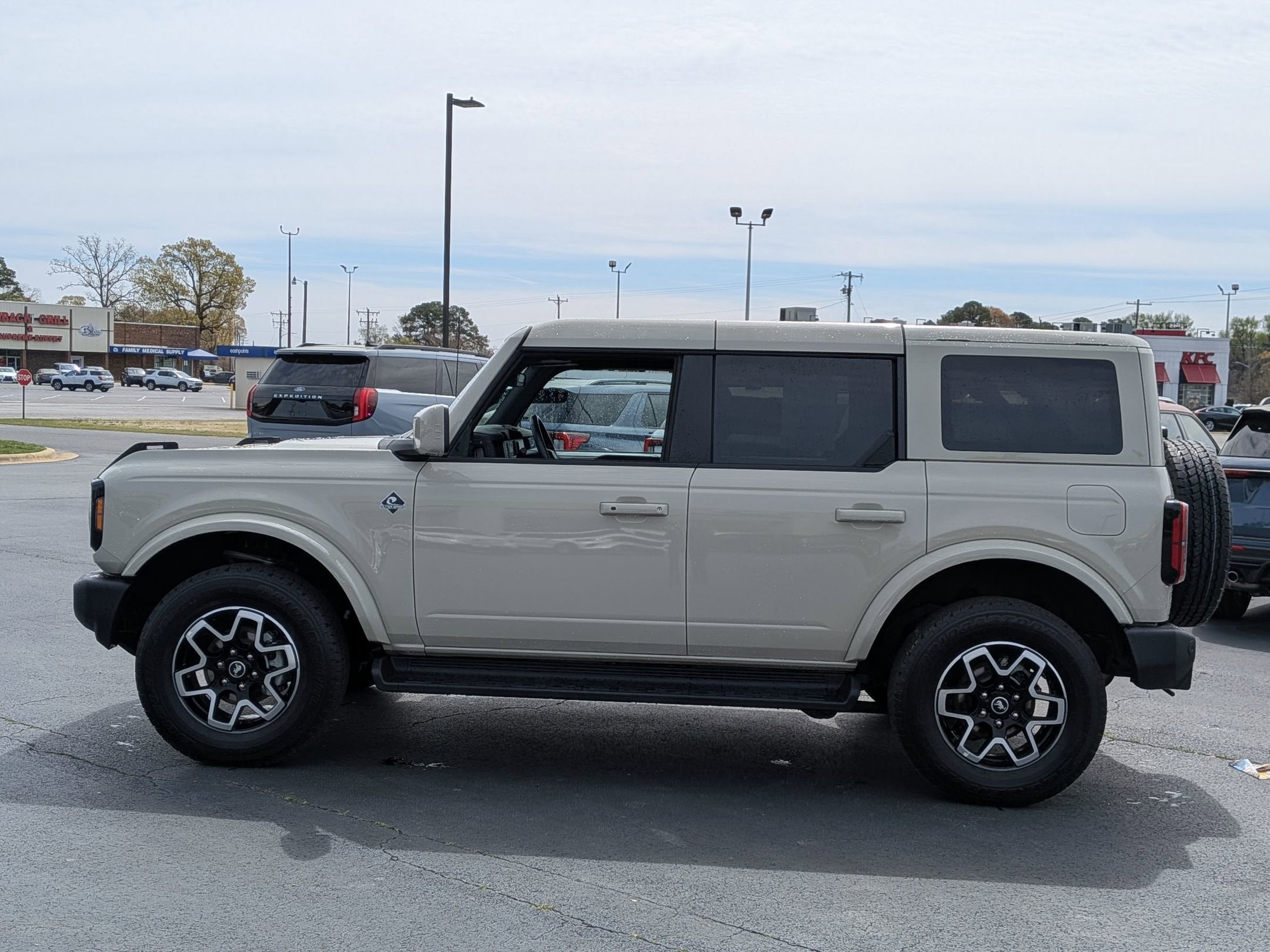 2025 Ford Bronco Outer Banks