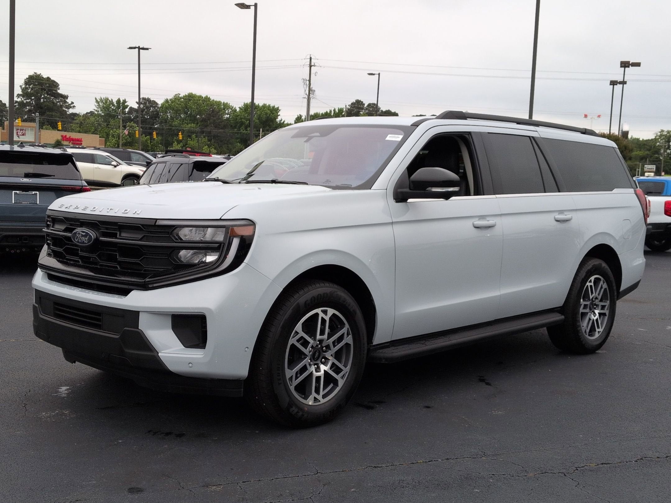 2025 Ford Expedition Max Active