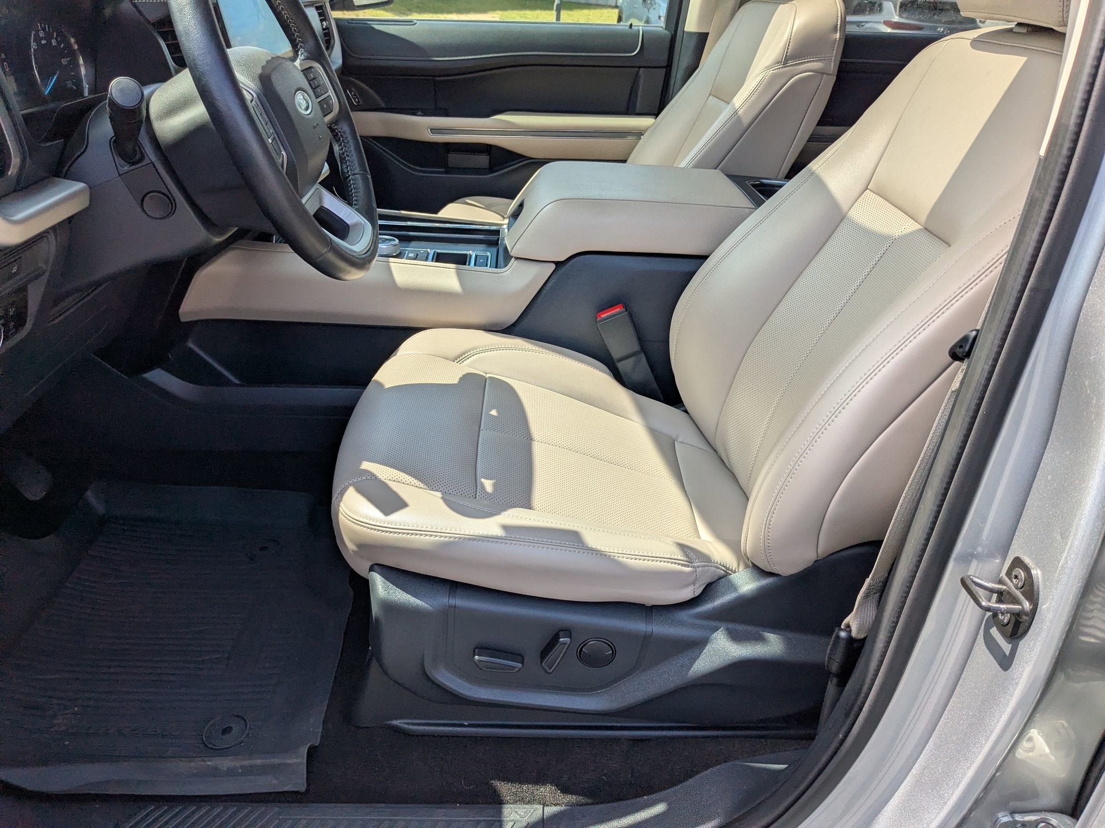 2023 Ford Expedition XLT