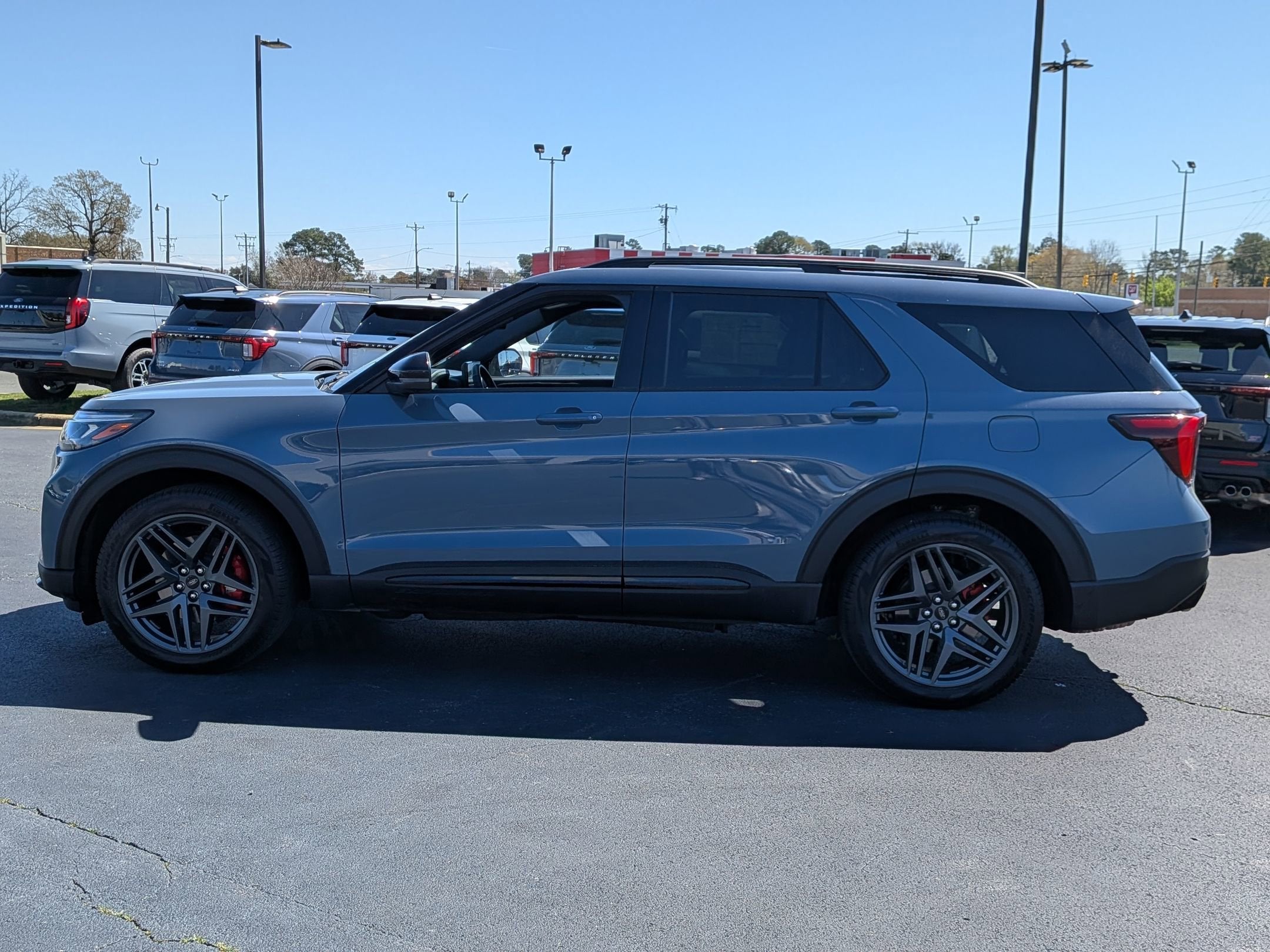 2025 Ford Explorer ST