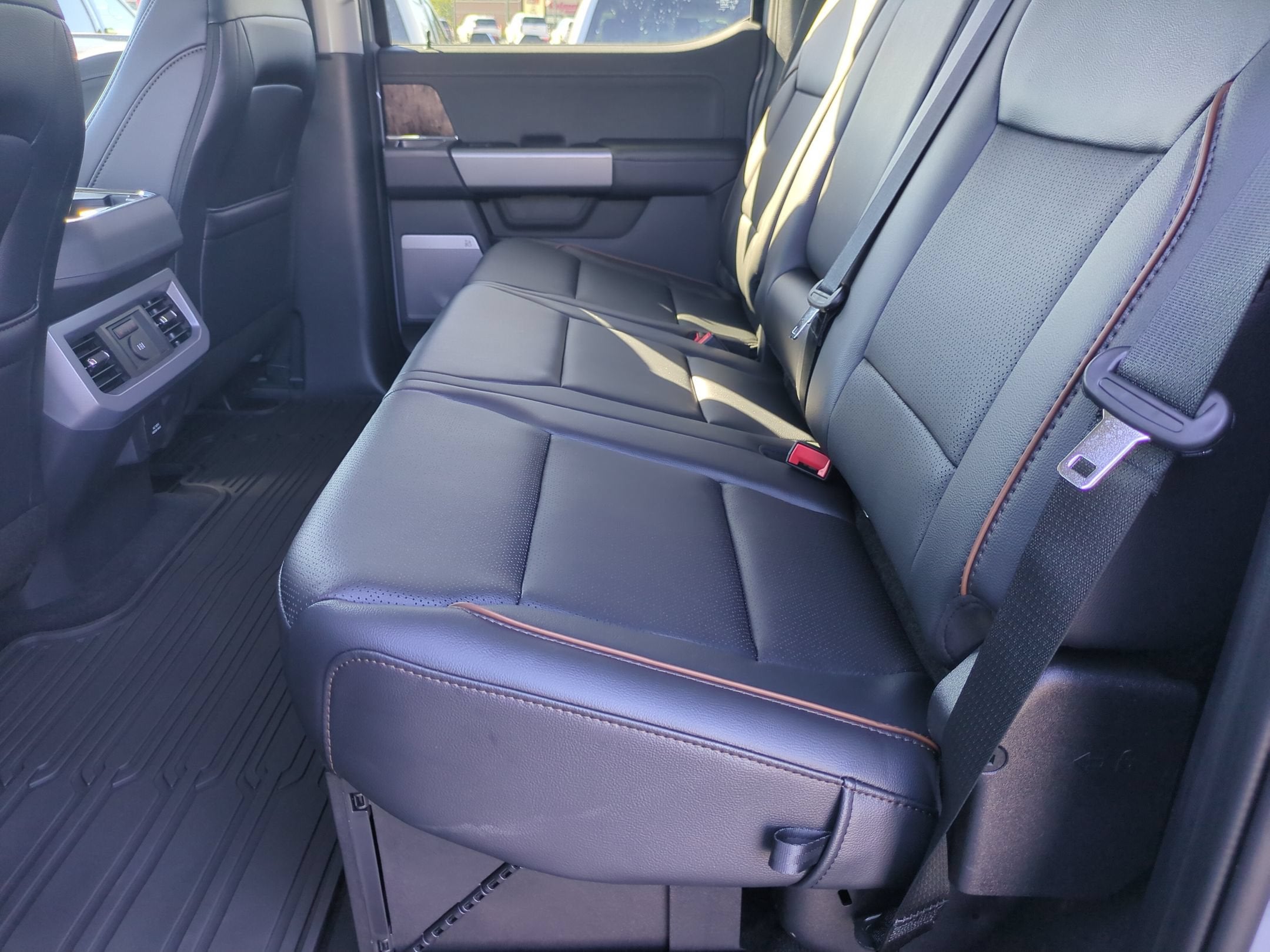 2027 Ford Super Duty F-250 SRW LARIAT