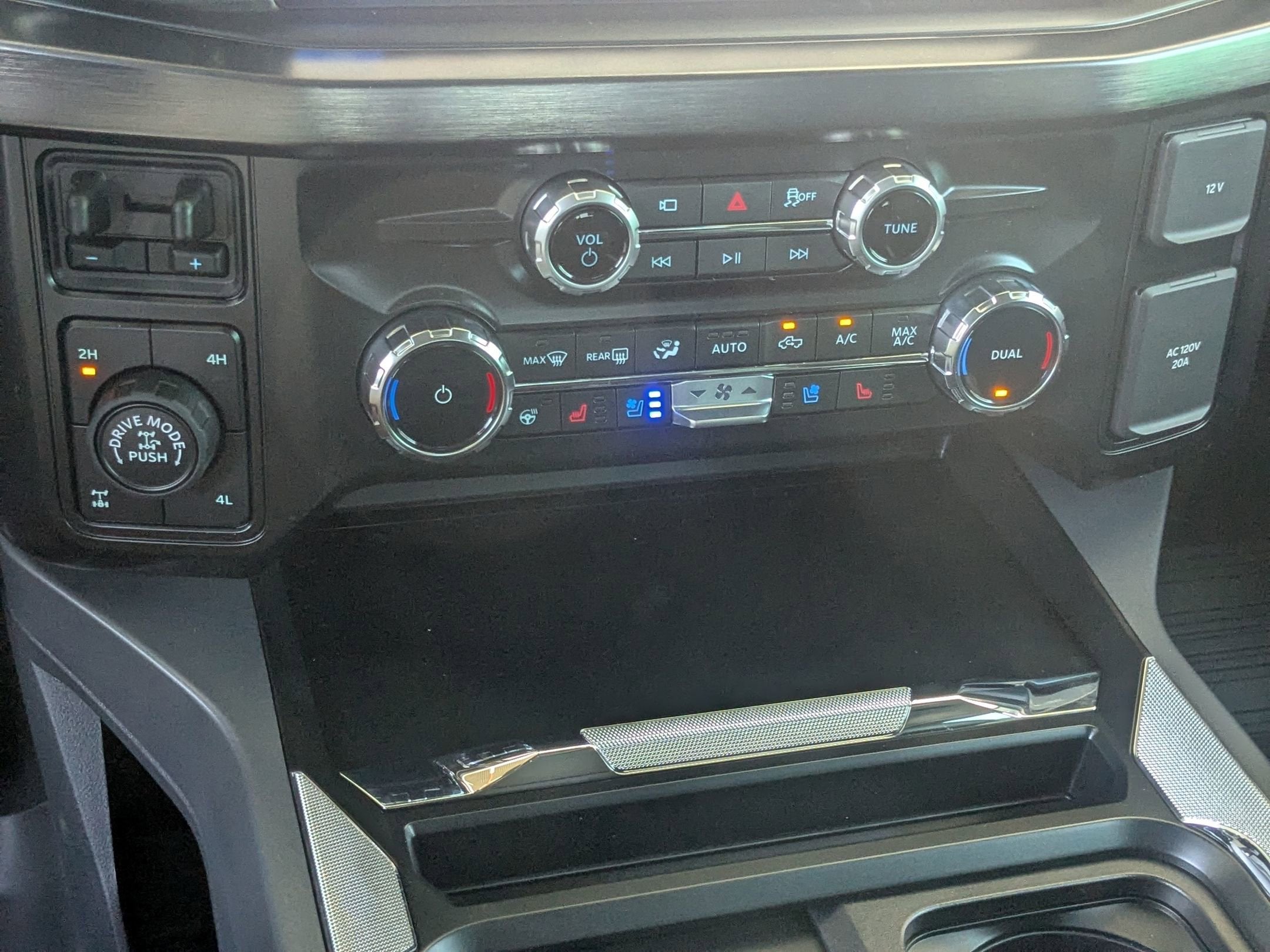 2025 Ford Super Duty F-350 SRW LARIAT