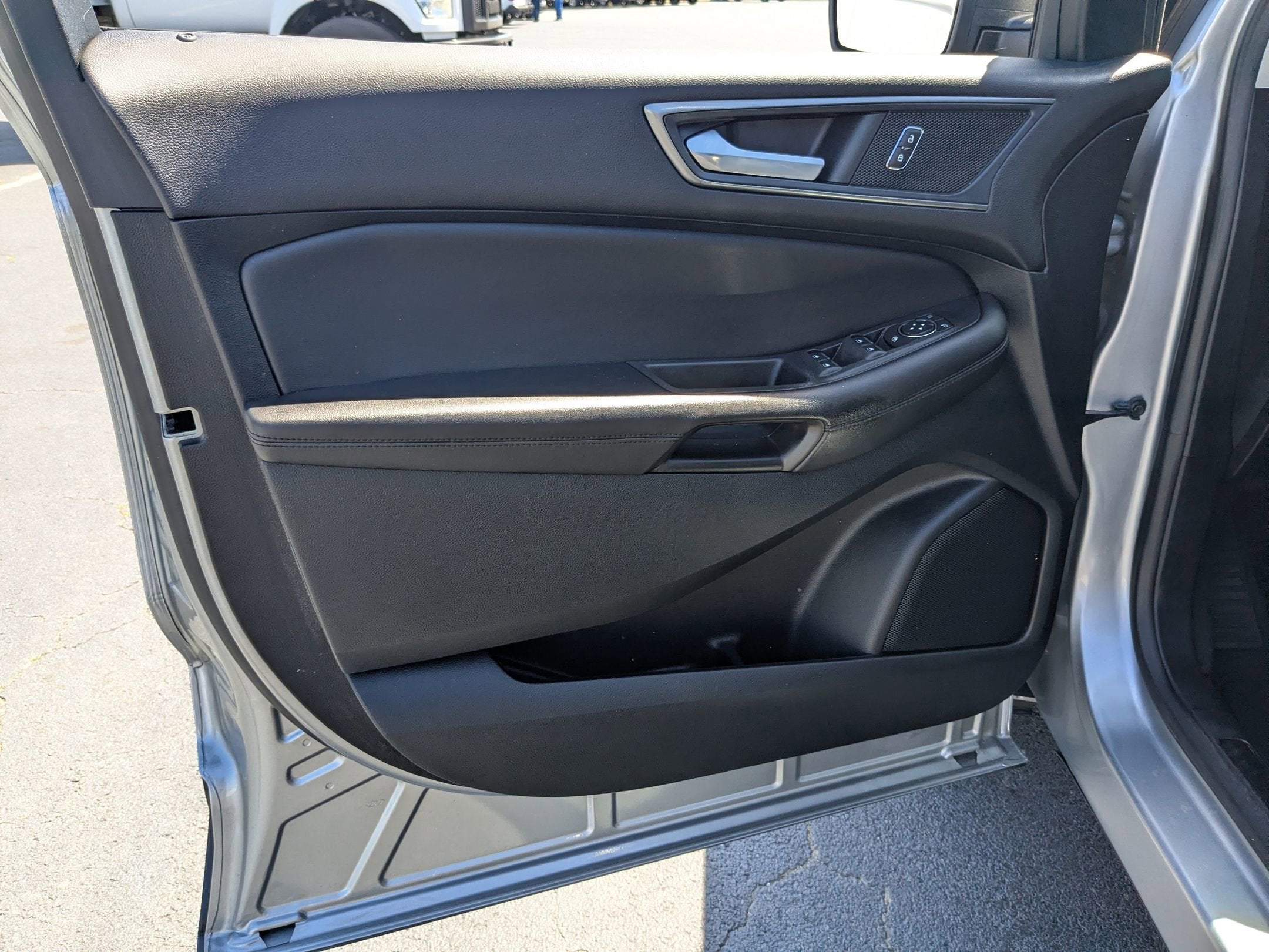 2022 Ford Edge SE