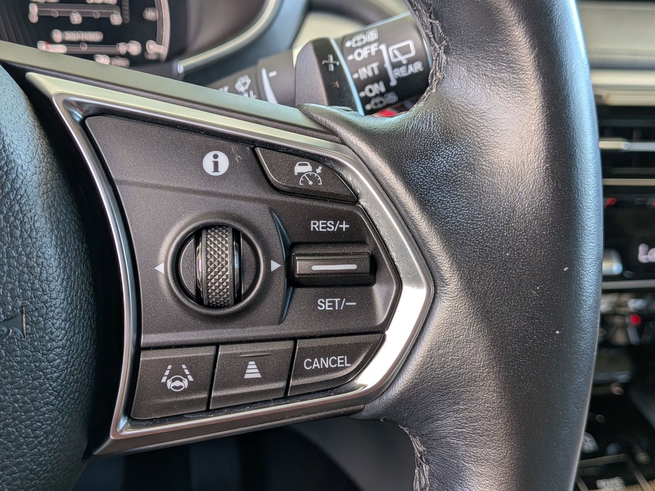 2022 Acura MDX w/Technology Package