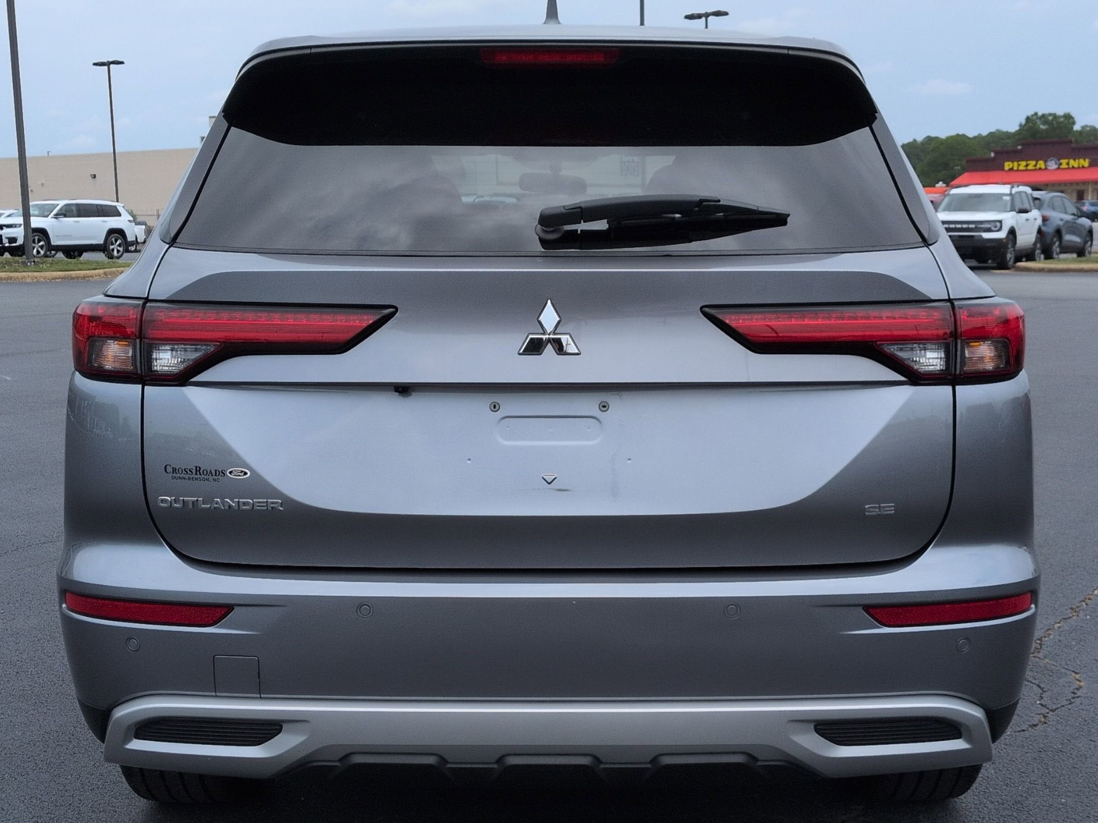 2023 Mitsubishi Outlander SE