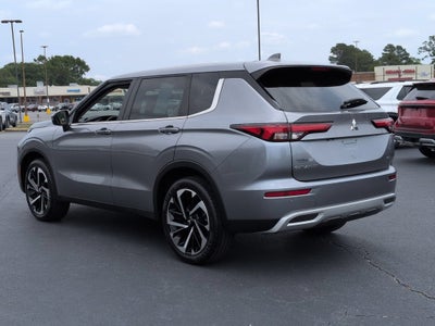2023 Mitsubishi Outlander SE