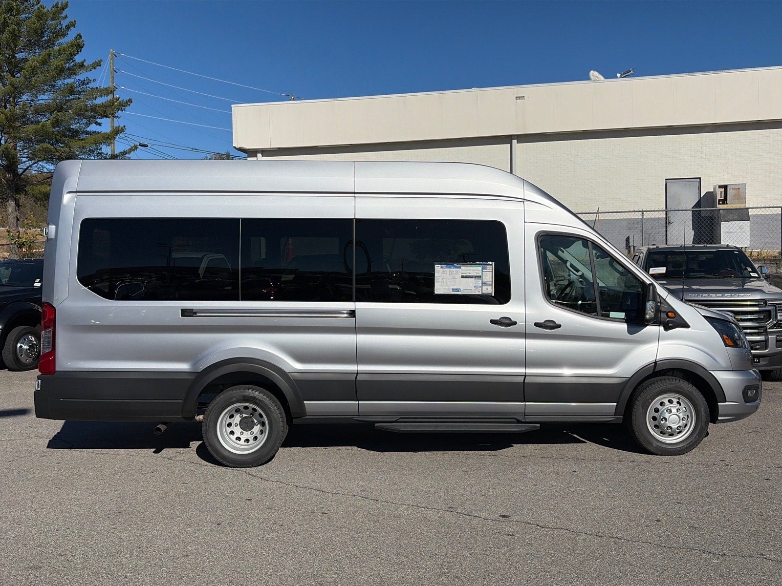 2027 Ford Transit Passenger Wagon XLT
