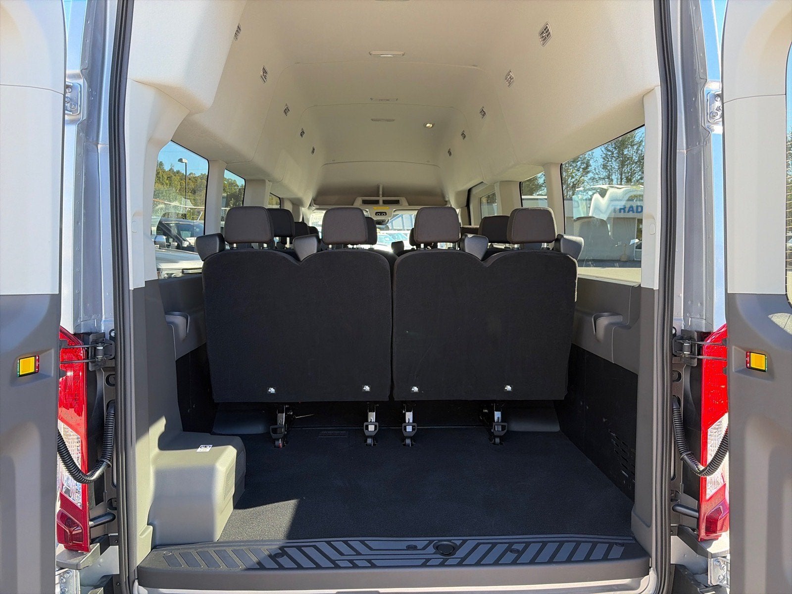 2027 Ford Transit Passenger Wagon XLT