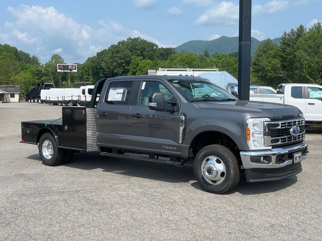 2025 Ford Super Duty F-350 DRW XL