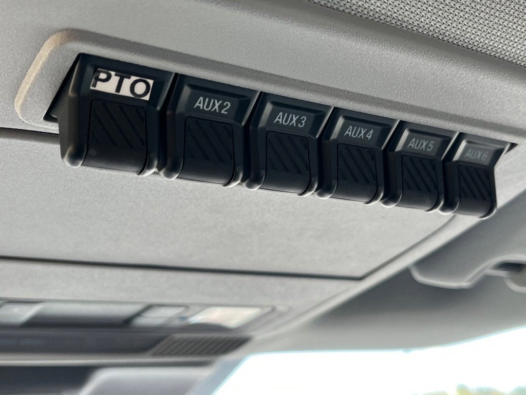 2025 Ford Super Duty F-550 DRW XL