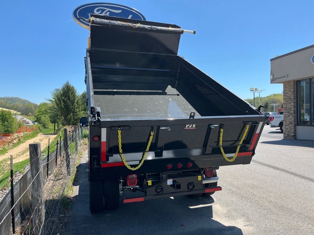 2025 Ford Super Duty F-550 DRW XL