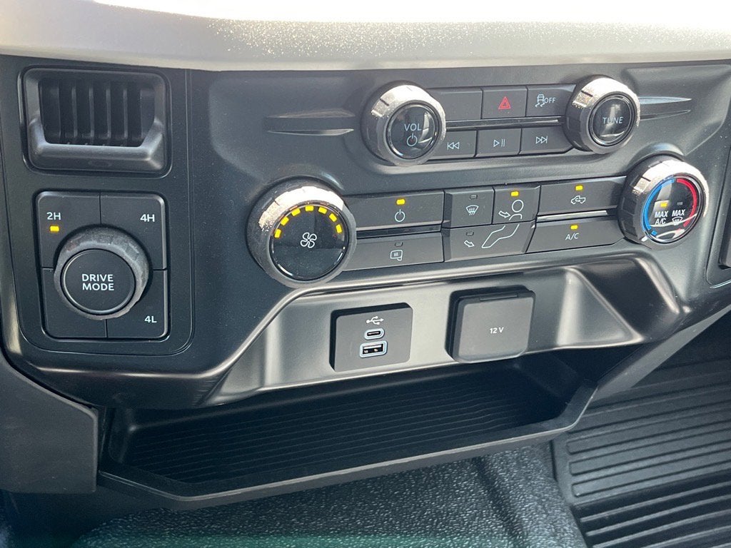 2025 Ford Super Duty F-550 DRW XL