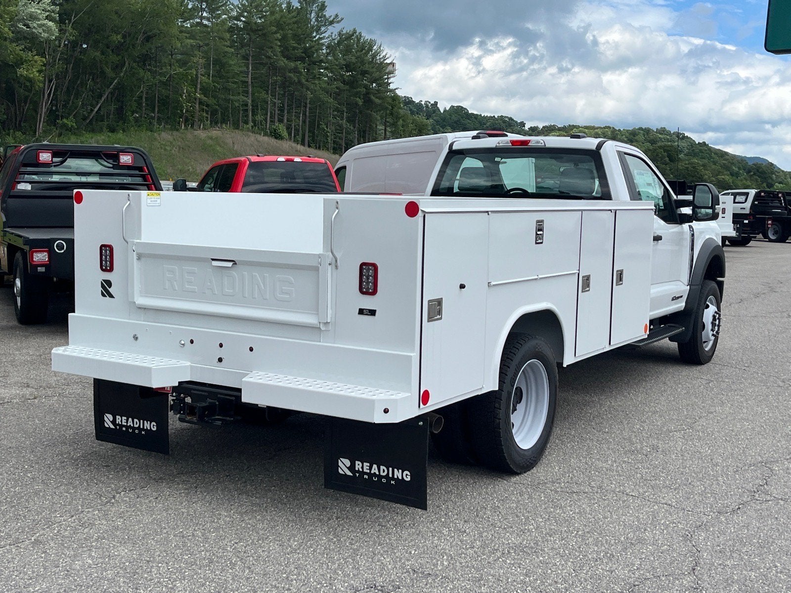 2025 Ford Super Duty F-550 DRW XL DRW