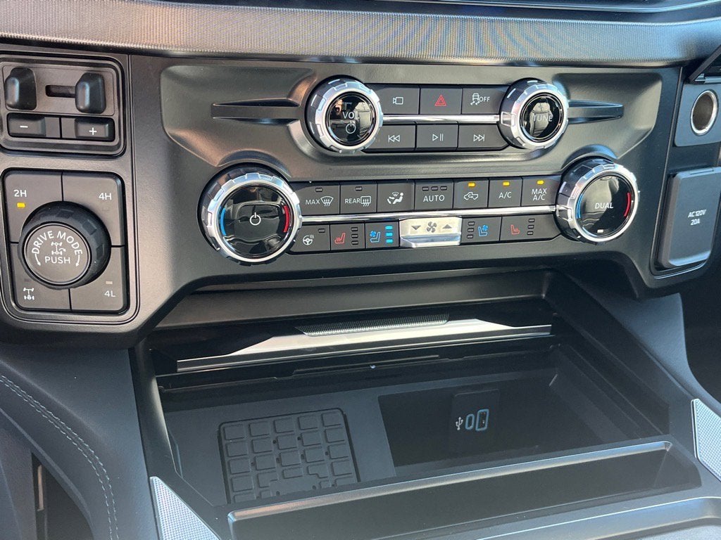 2026 Ford Super Duty F-350 SRW Platinum