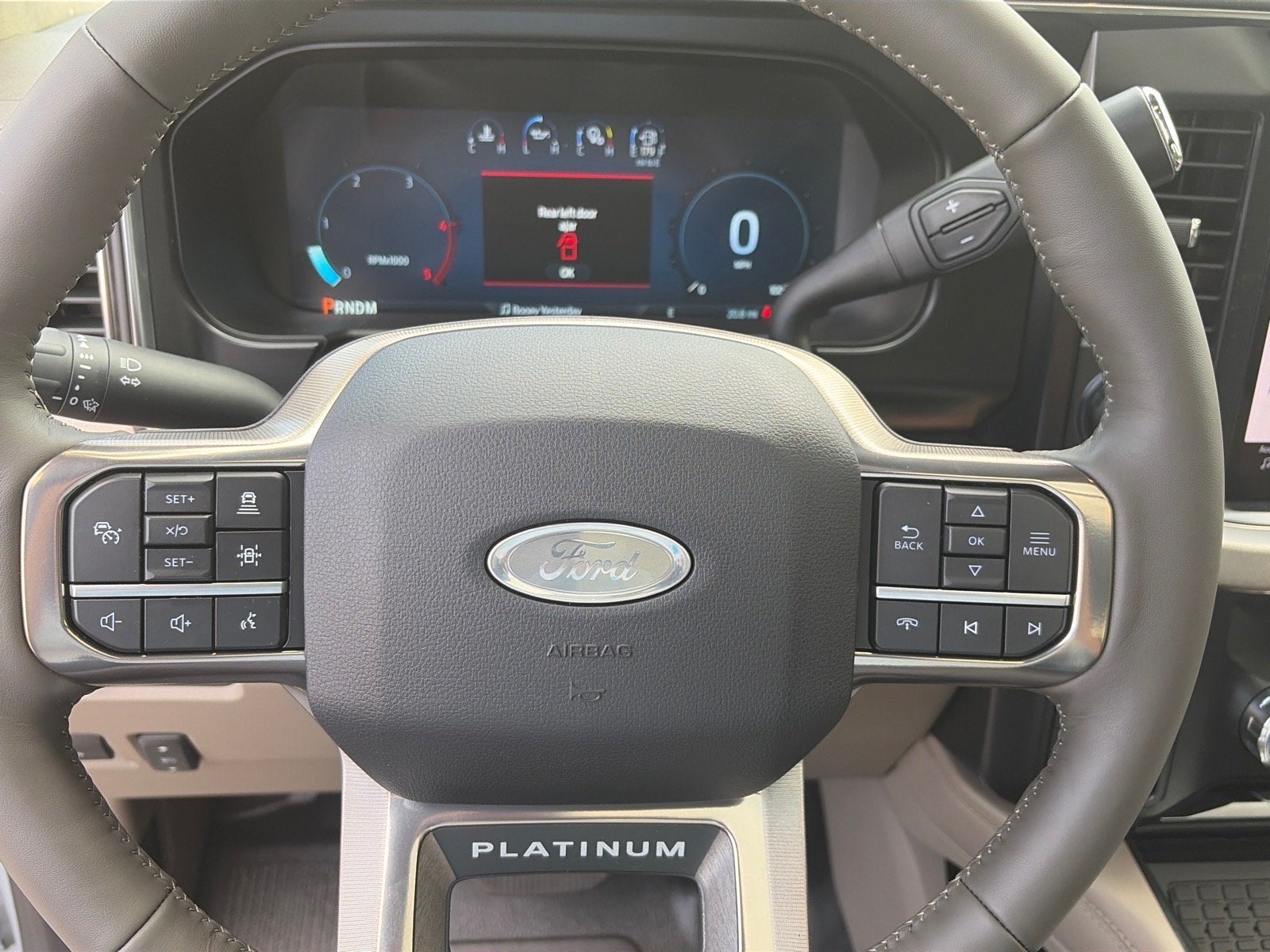 2026 Ford Super Duty F-350 SRW Platinum
