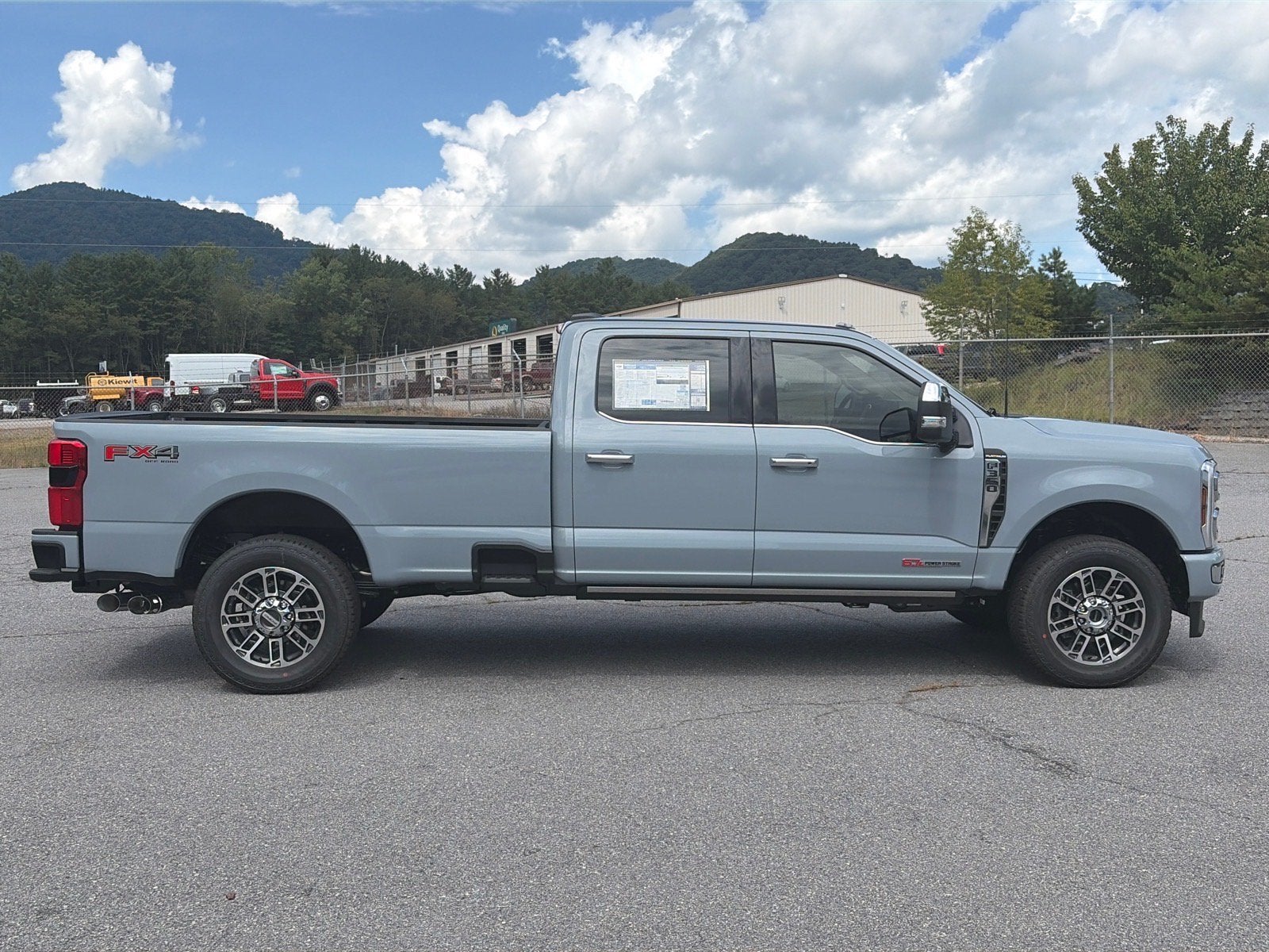 2026 Ford Super Duty F-350 SRW Platinum