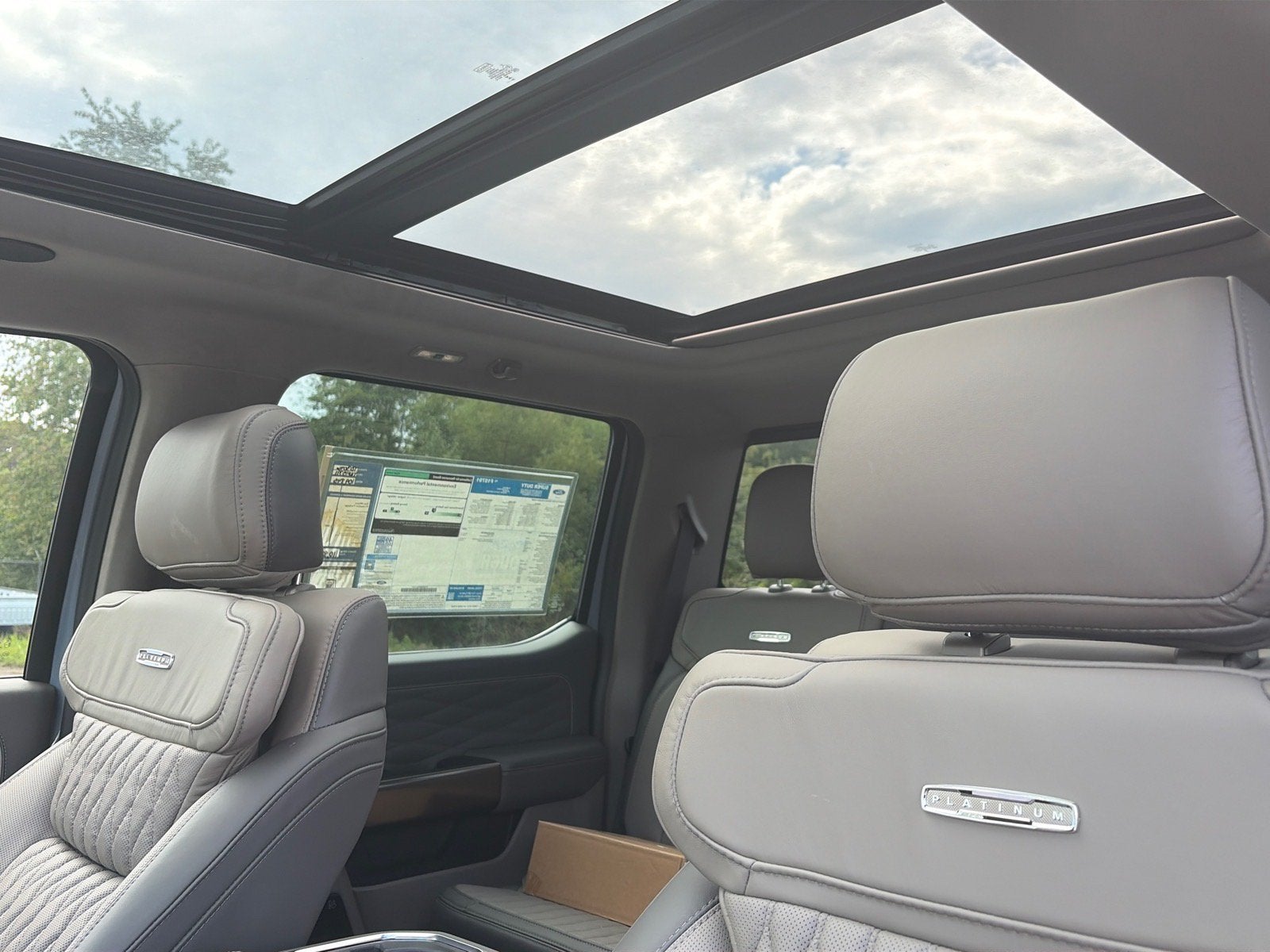 2026 Ford Super Duty F-350 SRW Platinum