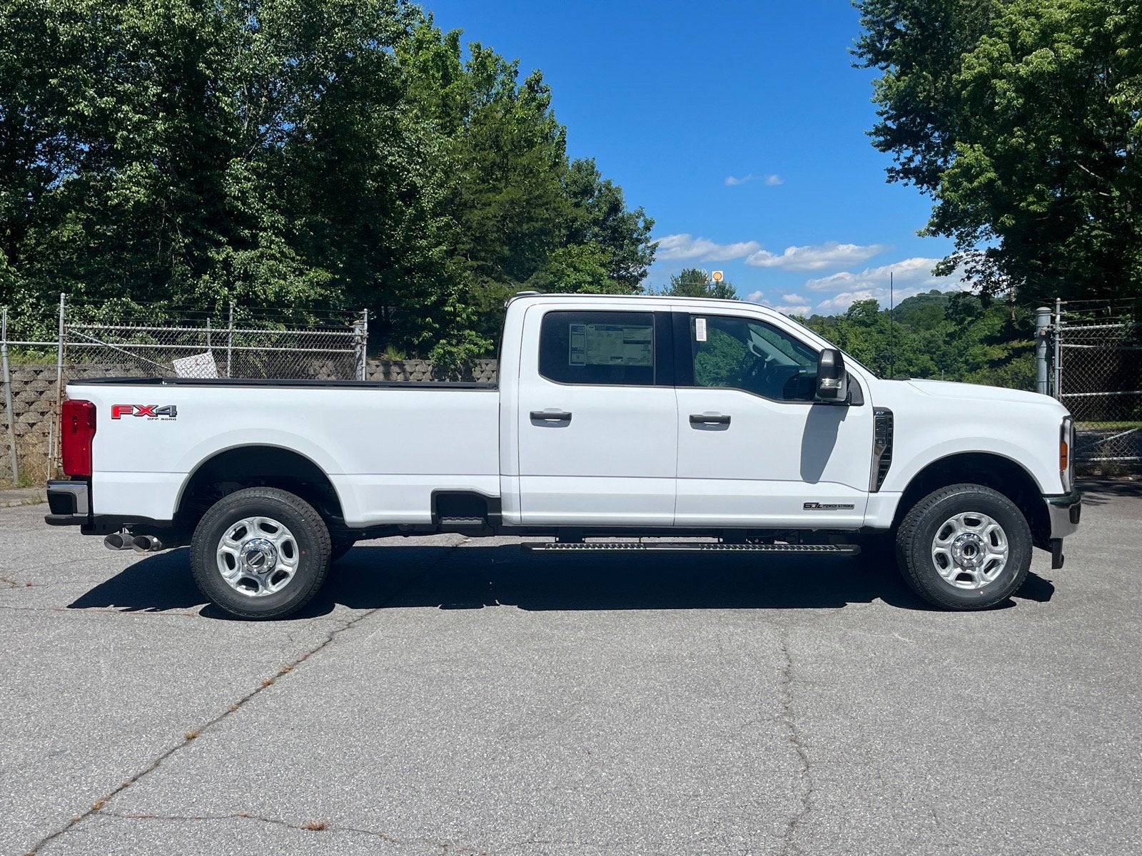 2026 Ford Super Duty F-350 SRW XLT